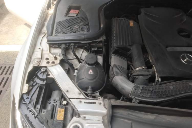 Used Mercedes-Benz E-Class 2017 E 300 Sport Edition Engine Bay Right