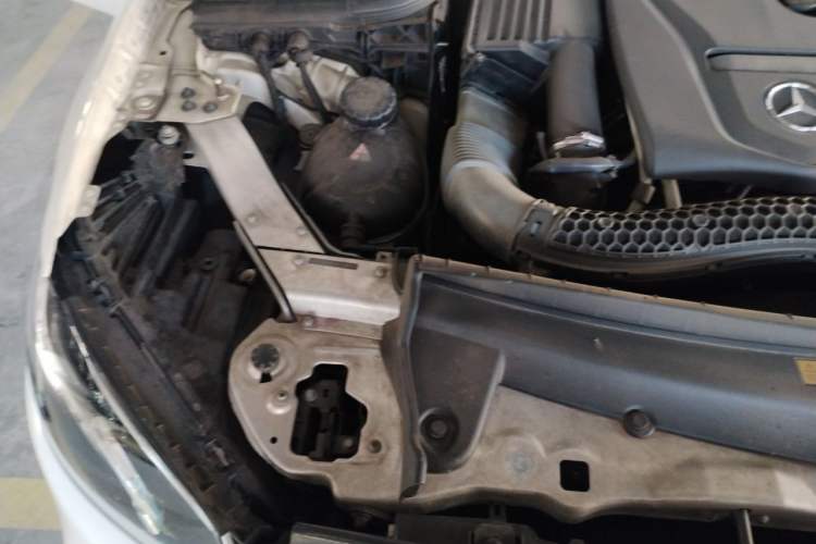 Used Mercedes-Benz E-Class 2017 E 200 Sport 4MATIC Engine Bay Right