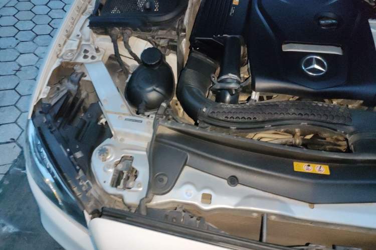 Used Mercedes-Benz E-Class 2017 E 300 L Sport Luxury Edition Engine Bay Right