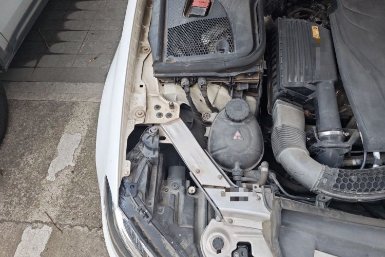 Used Mercedes-Benz E-Class 2017 E 300 L Sport Luxury Edition Engine Bay Right