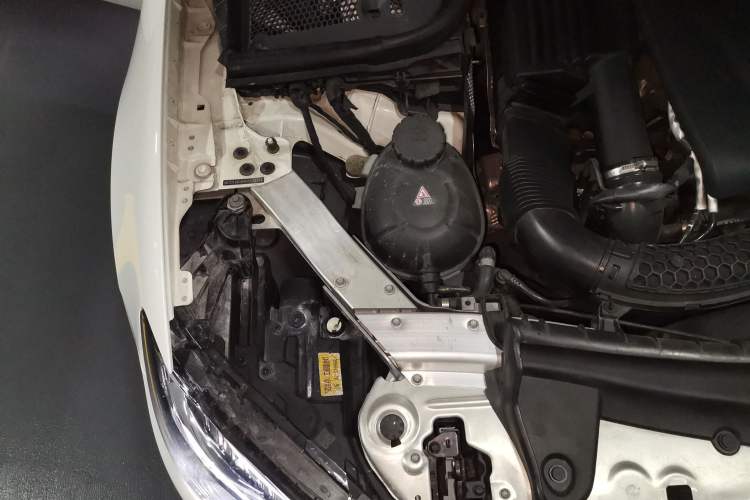 Used Mercedes-Benz E-Class 2017 E 200 Coupe Engine Bay Right