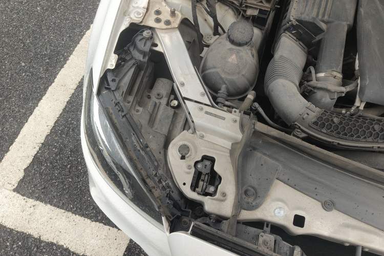Used Mercedes-Benz E-Class 2017 E 200 L Sport 4MATIC Engine Bay Right