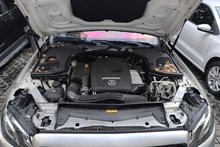 Used Mercedes-Benz E-Class 2017 E 200 Coupe Engine Bay
