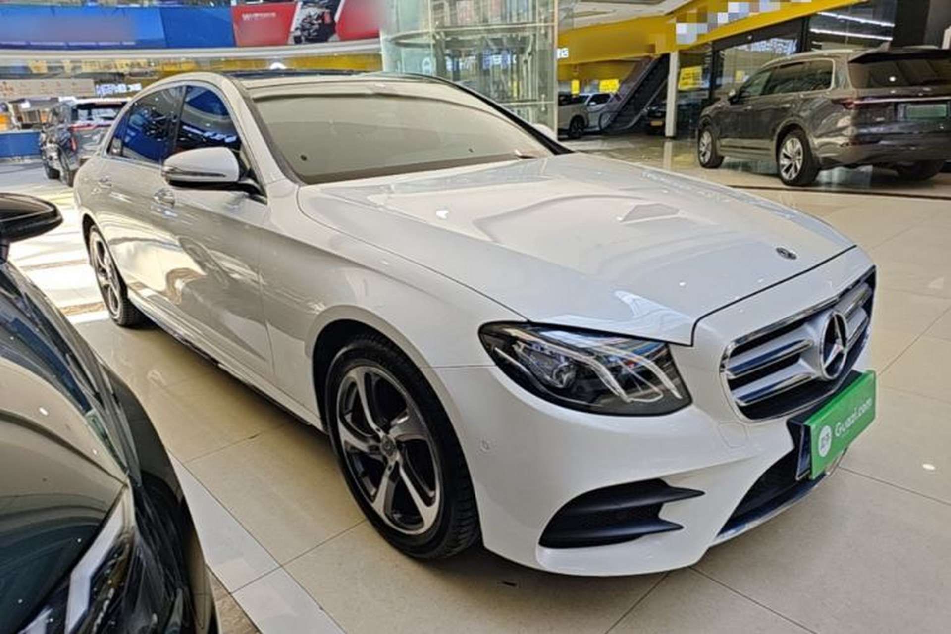 Used Mercedes-Benz E-Class 2017 E 300 L Sporty and Stylish Model Exterior 1