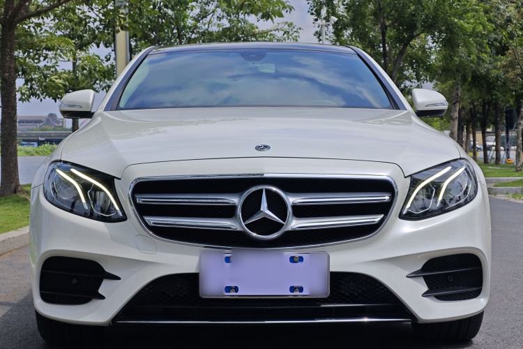 Used Mercedes-Benz E-Class 2017 E 300 L Sporty and Stylish Model Exterior 1