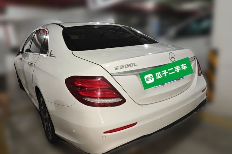 Used Mercedes-Benz E-Class 2017 E 300 L Sporty and Stylish Model Exterior 3