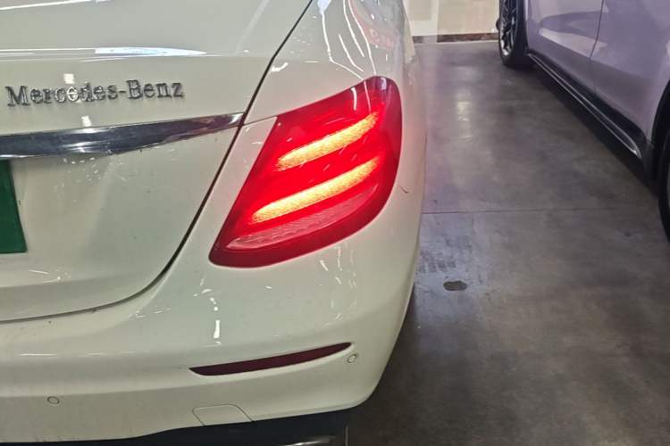 Used Mercedes-Benz E-Class 2017 E 300 L Sport Luxury Edition Exterior 3