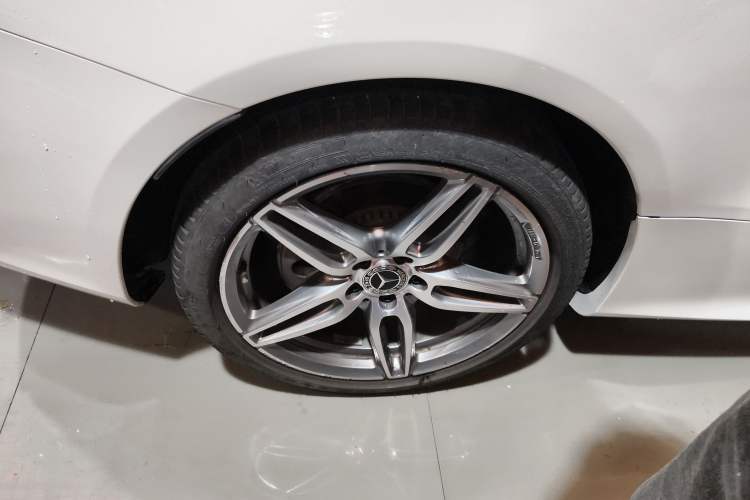 Used Mercedes-Benz E-Class 2017 E 200 4MATIC Coupe Exterior 3