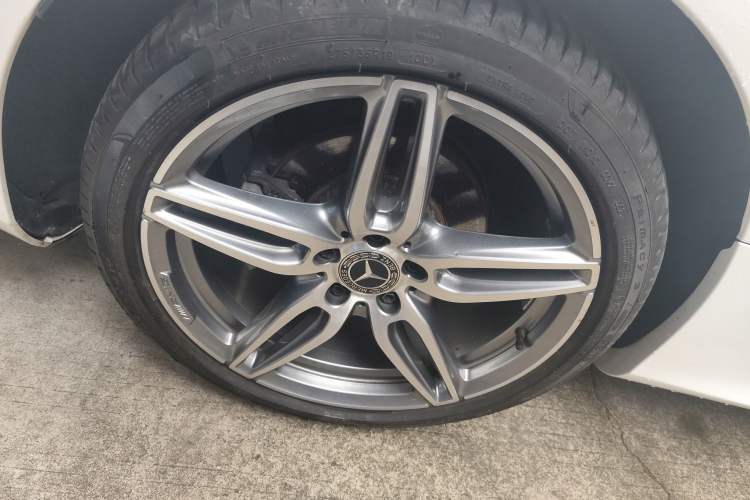 Used Mercedes-Benz E-Class 2017 E 200 4MATIC Coupe Exterior 3