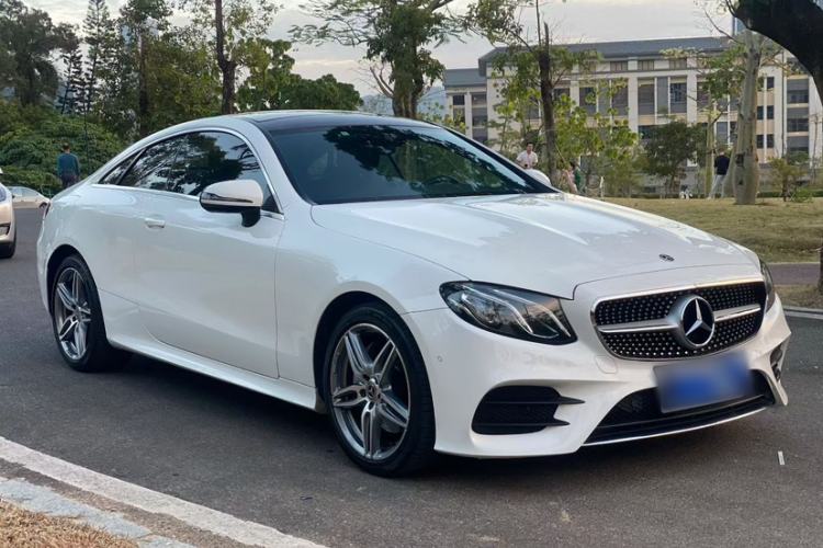 Used Mercedes-Benz E-Class 2017 E 200 4MATIC Coupe Exterior 4