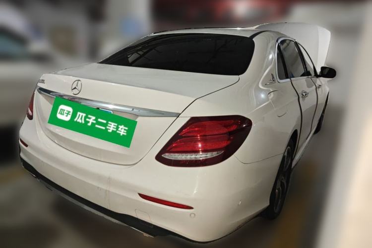 Used Mercedes-Benz E-Class 2017 E 300 L Sporty and Stylish Model Exterior 5