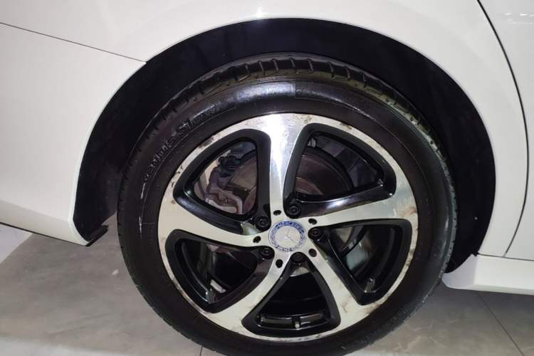 Used Mercedes-Benz E-Class 2017 E 200 Sport Exterior 5