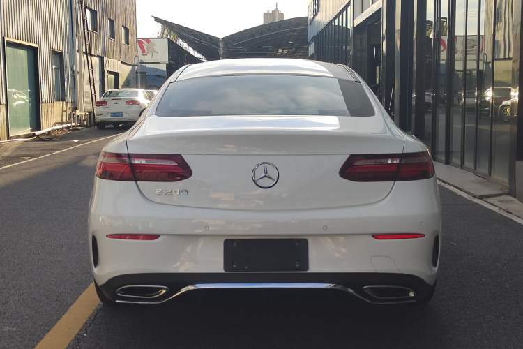 Used Mercedes-Benz E-Class 2017 E 200 Coupe Exterior 5