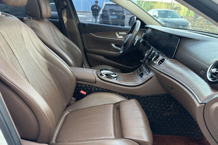 Used Mercedes-Benz E-Class 2017 E 200 L 4MATIC Exterior 6