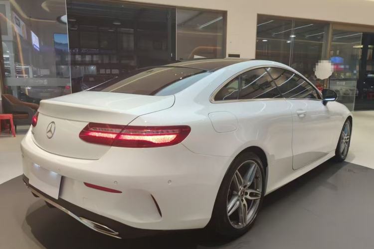 Used Mercedes-Benz E-Class 2017 E 200 Coupe Exterior 6