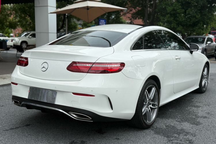 Used Mercedes-Benz E-Class 2017 E 200 4MATIC Coupe Exterior 6