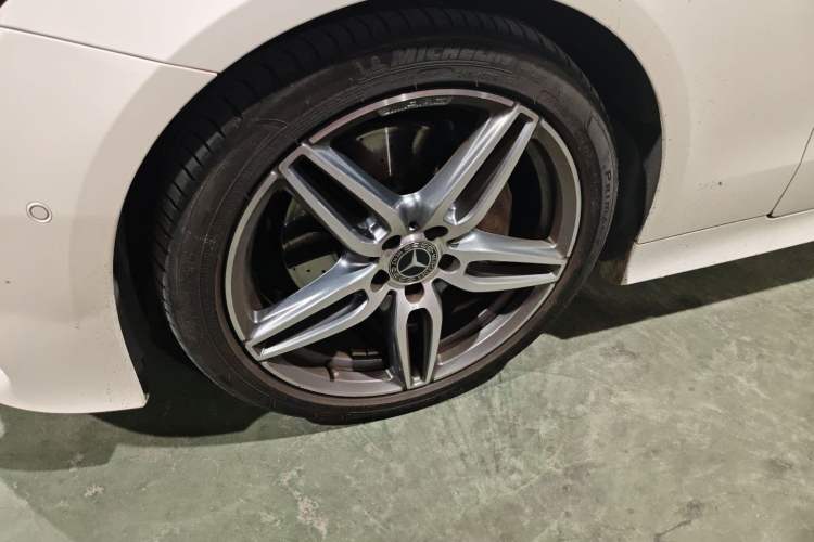 Used Mercedes-Benz E-Class 2017 E 200 Coupe Exterior 7