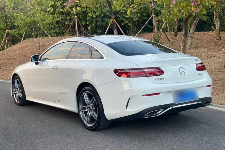 Used Mercedes-Benz E-Class 2017 E 200 4MATIC Coupe Exterior 8