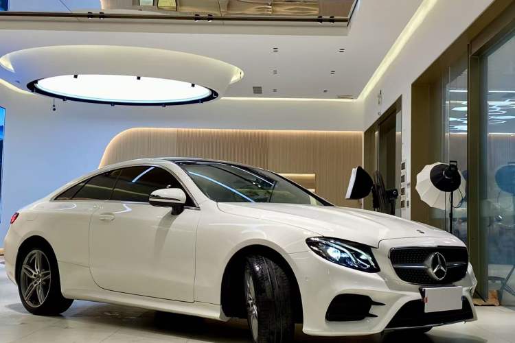 Used Mercedes-Benz E-Class 2017 E 200 4MATIC Coupe Exterior 9