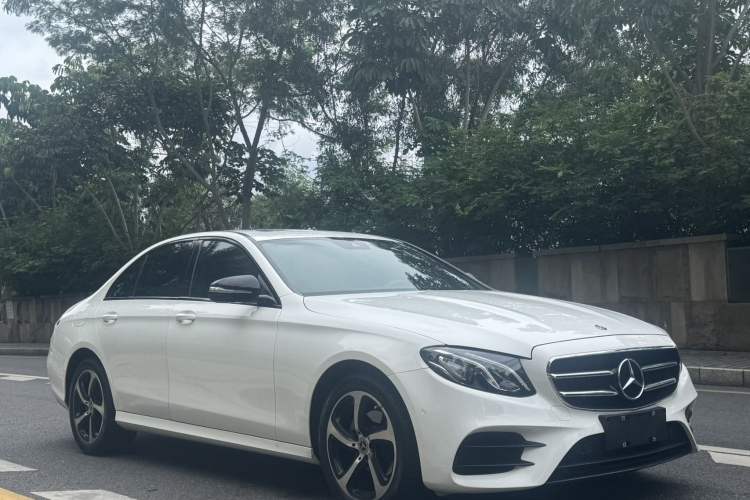 Used Mercedes-Benz E-Class 2017 E 200 Sport Front Right 45 Deg