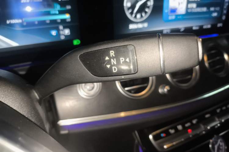 Used Mercedes-Benz E-Class 2017 E 300 L Sporty and Stylish Model Gear Lever