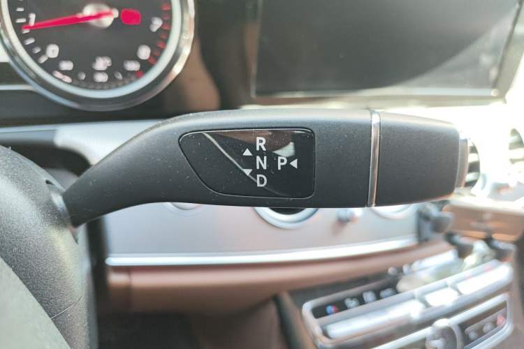Used Mercedes-Benz E-Class 2017 E 300 Sport Edition Gear Lever