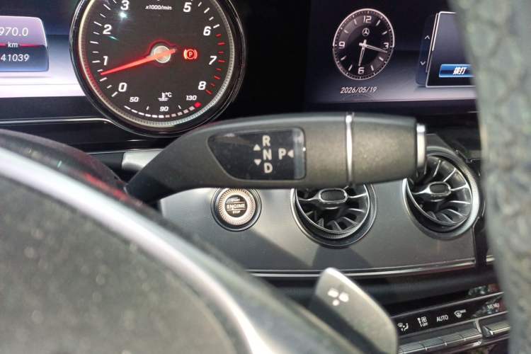 Used Mercedes-Benz E-Class 2017 E 200 4MATIC Coupe Gear Lever