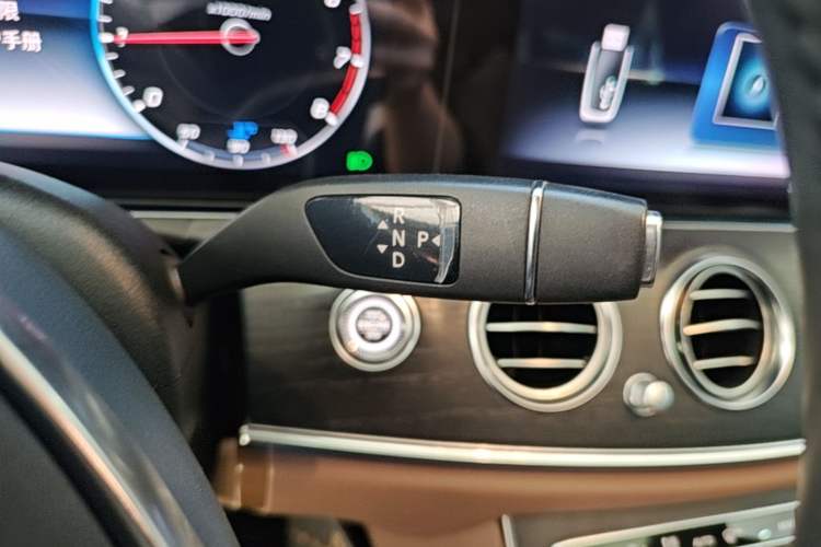 Used Mercedes-Benz E-Class 2017 E 300 L Sporty and Stylish Model Gear Lever