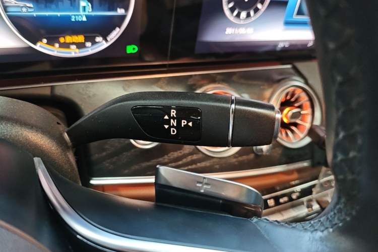 Used Mercedes-Benz E-Class 2017 E 300 L Sport Luxury Edition Gear Lever