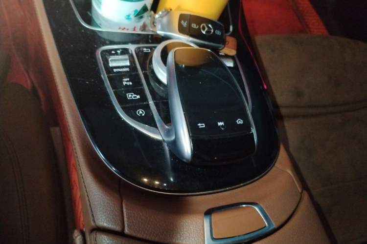 Used Mercedes-Benz E-Class 2017 E 200 Sport 4MATIC Gear Lever