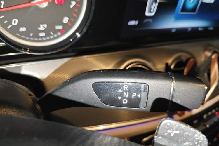 Used Mercedes-Benz E-Class 2017 E 200 Sport 4MATIC Gear Lever