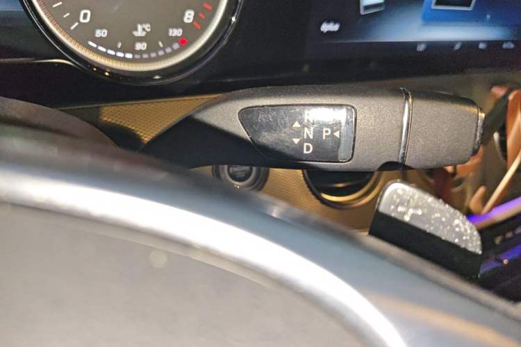 Used Mercedes-Benz E-Class 2017 E 200 Sport 4MATIC Gear Lever