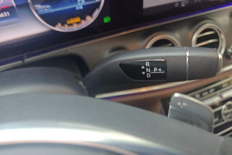 Used Mercedes-Benz E-Class 2017 E 300 L Sport Luxury Edition Gear Lever