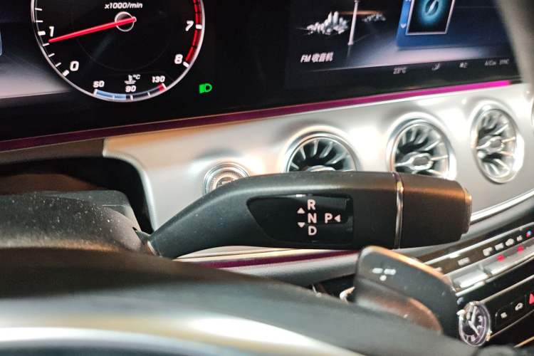 Used Mercedes-Benz E-Class 2017 E 200 Coupe Gear Lever