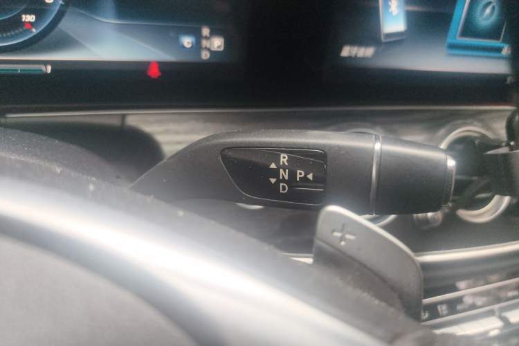 Used Mercedes-Benz E-Class 2017 E 200 L Sport 4MATIC Gear Lever