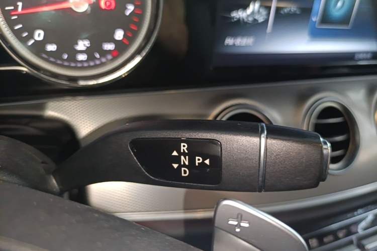 Used Mercedes-Benz E-Class 2017 E 200 Sport Gear Lever