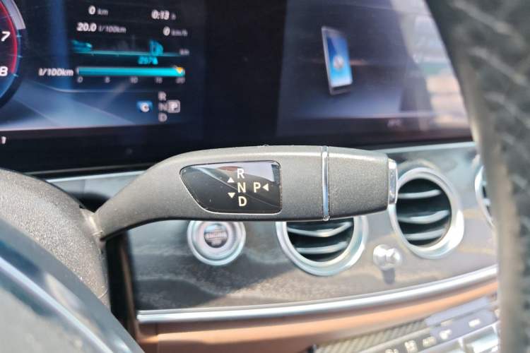 Used Mercedes-Benz E-Class 2017 E 200 L Sport 4MATIC Gear Lever