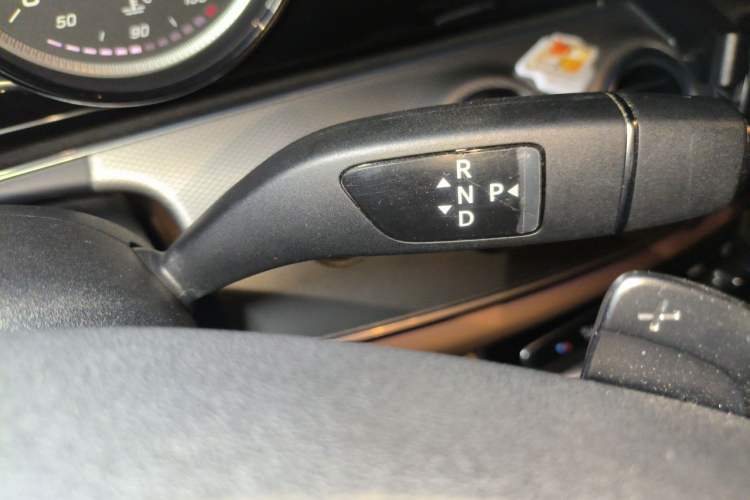 Used Mercedes-Benz E-Class 2017 Facelift E 200 Sport 4MATIC Gear Lever