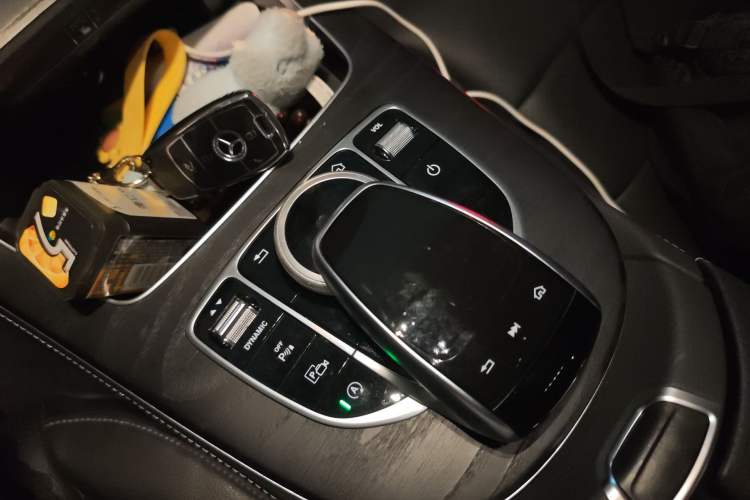 Used Mercedes-Benz E-Class 2017 E 300 L Sporty and Stylish Model Gear Lever