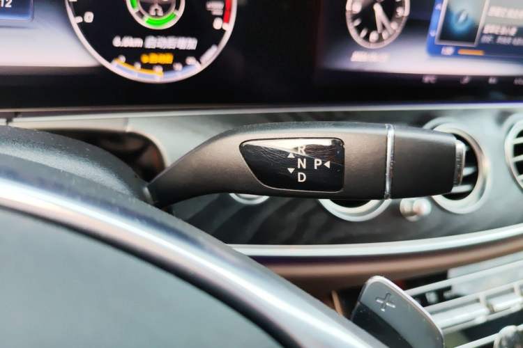 Used Mercedes-Benz E-Class 2017 E 300 L Sporty and Stylish Model Gear Lever