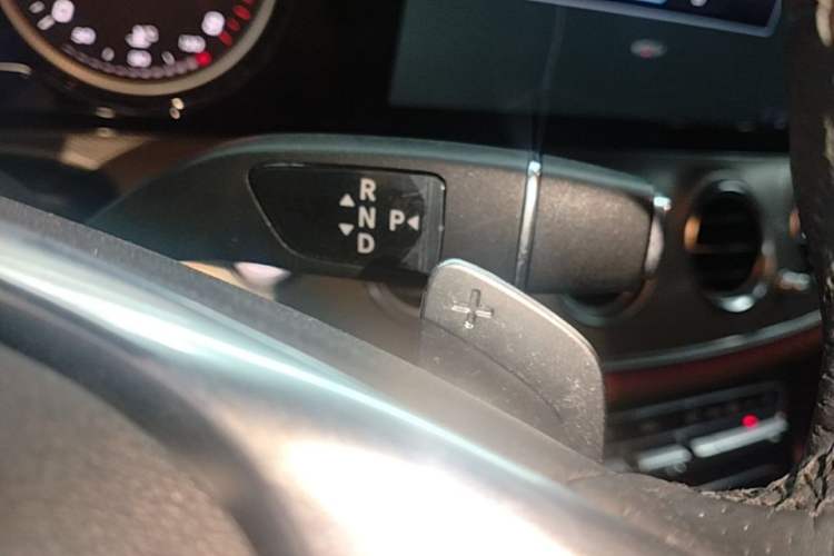 Used Mercedes-Benz E-Class 2017 Facelift E 200 Sport 4MATIC Gear Lever