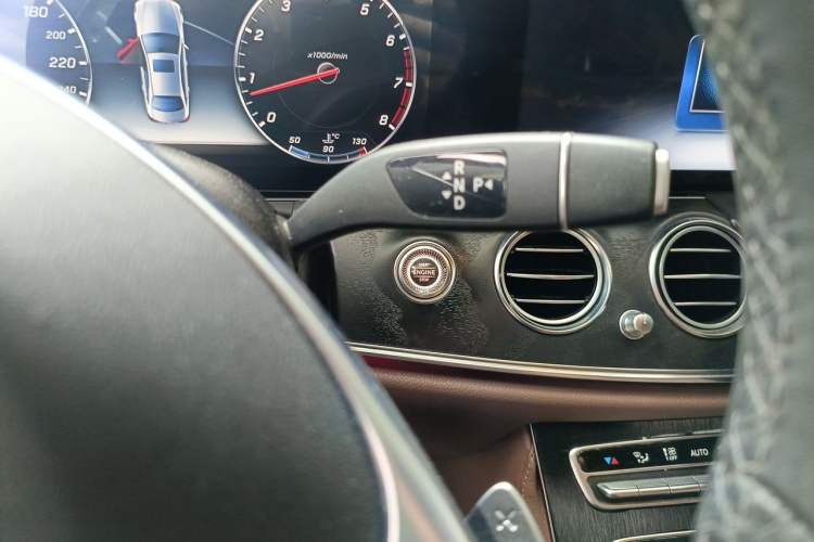 Used Mercedes-Benz E-Class 2017 E 320 L 4MATIC Gear Lever
