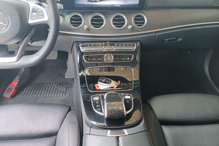 Used Mercedes-Benz E-Class 2017 E 200 L Sport 4MATIC Gear Lever