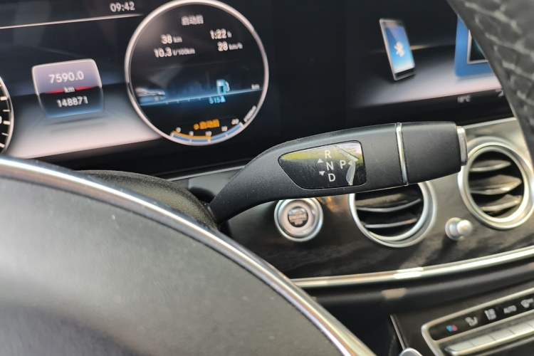 Used Mercedes-Benz E-Class 2017 E 300 L Sport Luxury Edition Gear Lever