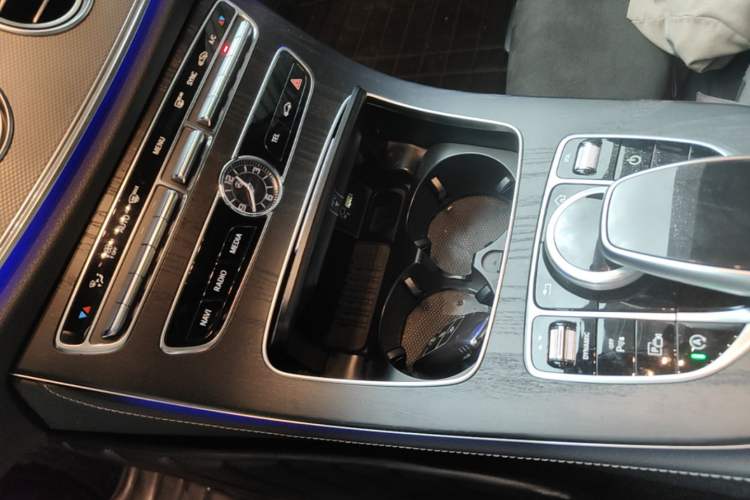 Used Mercedes-Benz E-Class 2017 E 200 Sport Gear Lever