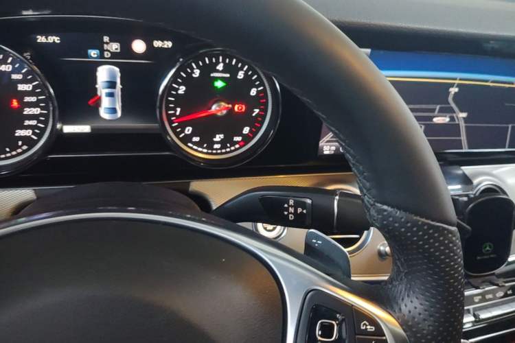 Used Mercedes-Benz E-Class 2017 E 200 Sport 4MATIC Gear Lever