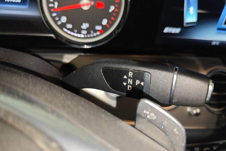 Used Mercedes-Benz E-Class 2017 Facelift E 200 Sport 4MATIC Gear Lever