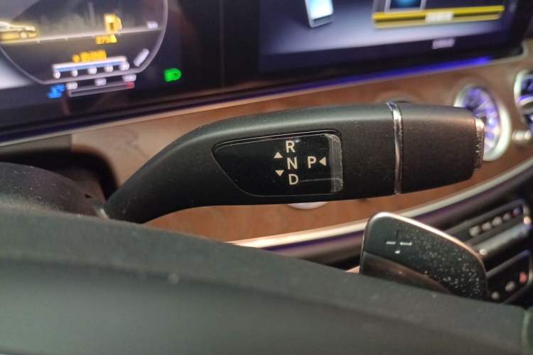 Used Mercedes-Benz E-Class 2017 E 300 L Luxury Model Gear Lever