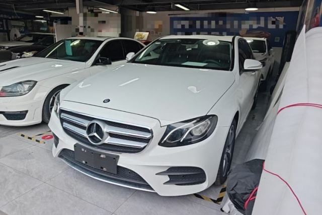 Ojetý Mercedes-Benz E-Class 2017 E 200 L Sport 4MATIC