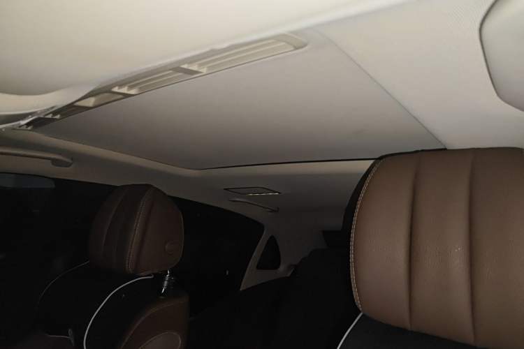 Used Mercedes-Benz E-Class 2017 E 300 L Sporty and Stylish Model Headliner